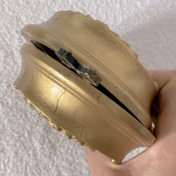 Vintage Floral Oval Wall Art Set W Gold Tone Chunky Frames x2 - Picture 6 of 9